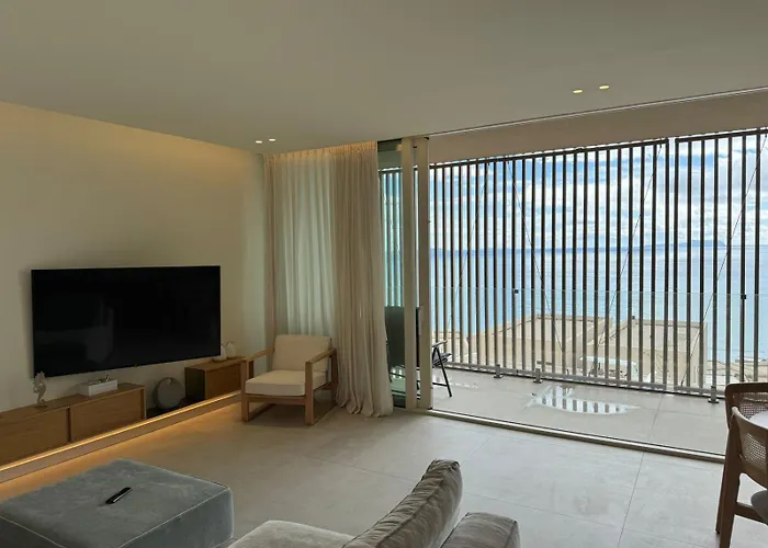 Luxury Apartment & Guest House, Green Coast